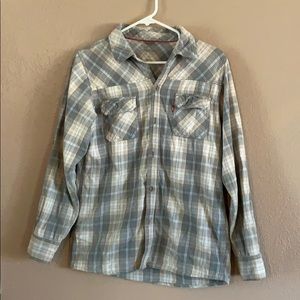 Levi’s buttonup plaid